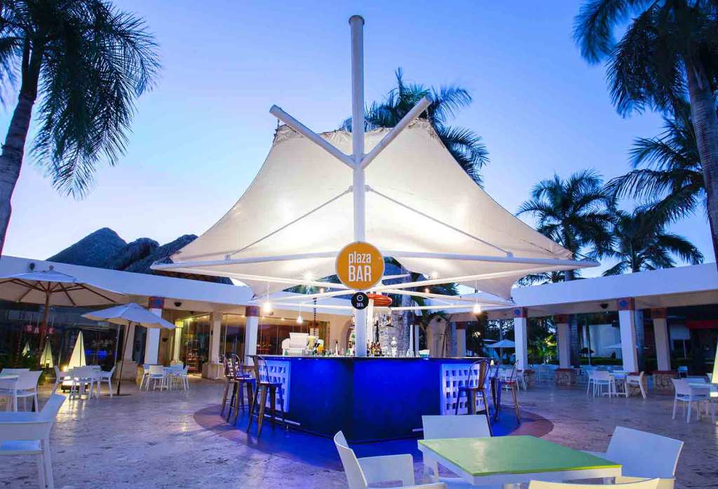 Bar Plaza