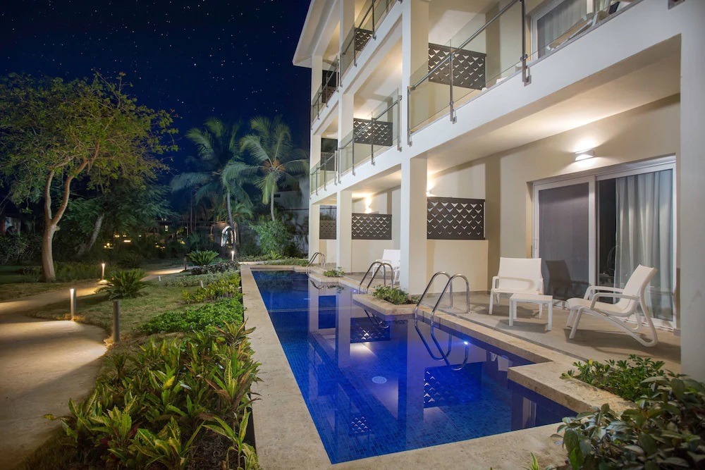 Honeymoon Swim Up room